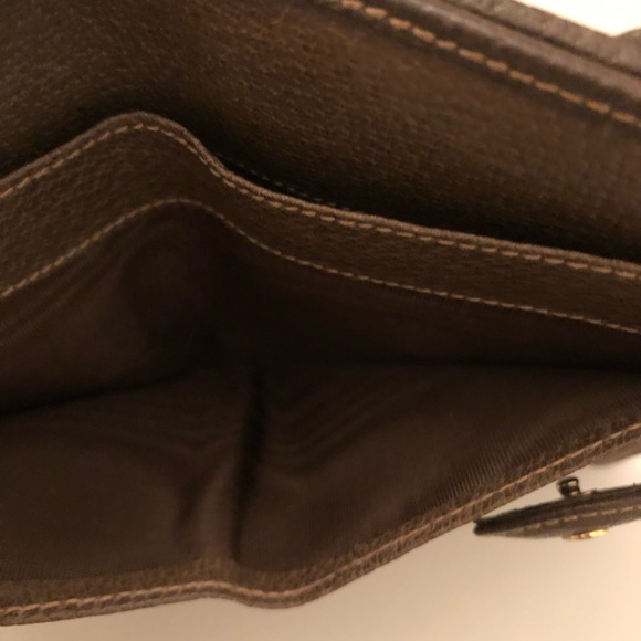 SOLD 🌟 Authentic Gucci wallet - Picture 10 of 11